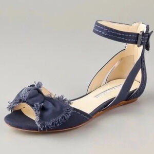 VERA WANG LAVENDER Leni Canvas Bow Flat Sandals 6M